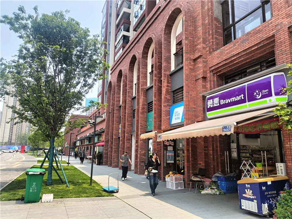 小河美的.璟悦风华小区大门口便利店转让